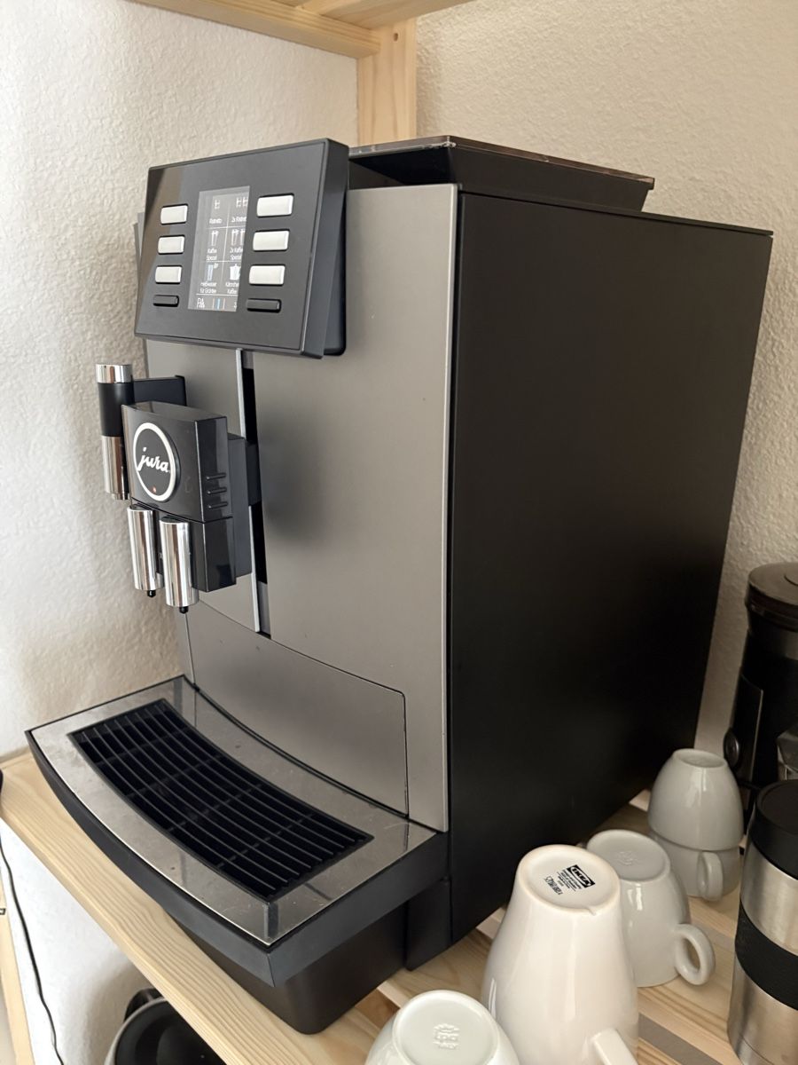 Jura Kaffeemaschinen & Espressomaschinen: Jura X6 Kaffeemaschine – Gebraucht aus Luzern von fjl_l6xd 1