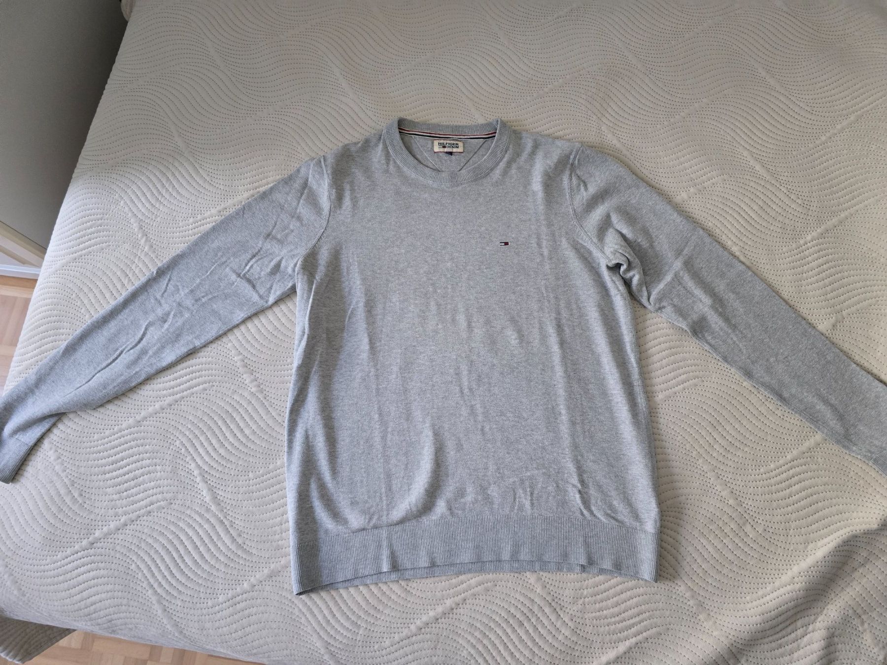 Tommy Hilfiger Lotti di vestiti: Tommy Hilfiger Shirt – Usato da Zug venduto da fil_79y6