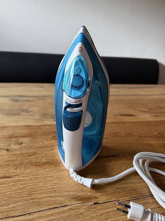 Bügeleisen: Philips easy speed Bügeleisen – Gebraucht aus Saas im Prättigau von cla_289l 2