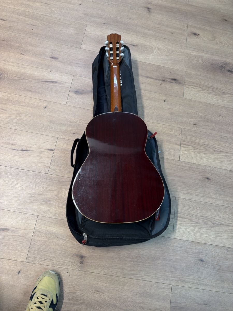 Alhambra Strumenti musicali: Chitarra classica Alhambra 1977 con custodia – Usato da basel venduto da Swiss._.1978 5