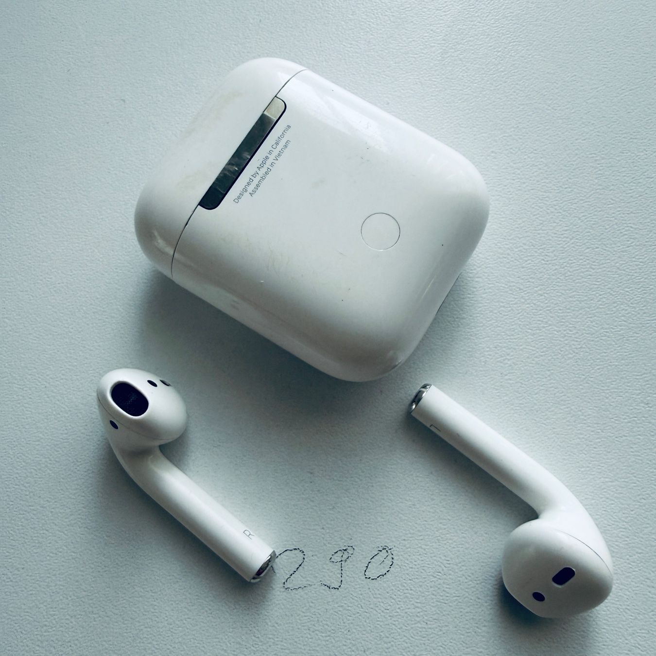 Apple Cuffie: Original Apple AirPods 2 Gen. Wireless Kopfhörer & Case – Usato da Basel venduto da MY.AIRPODS.SHOP 2