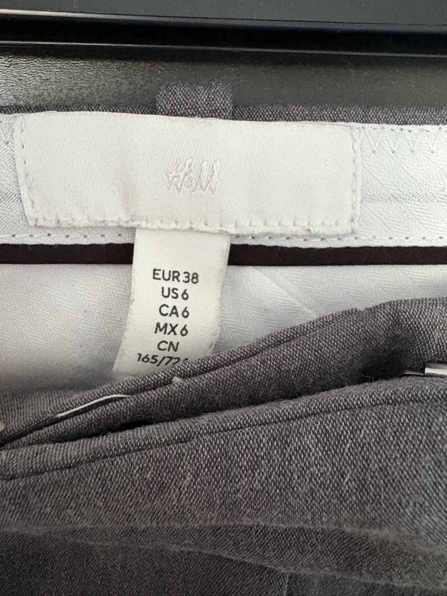 H&M Hosen: Pantalon tailleur gris – Gebraucht aus Lausanne von Sha_btd 2