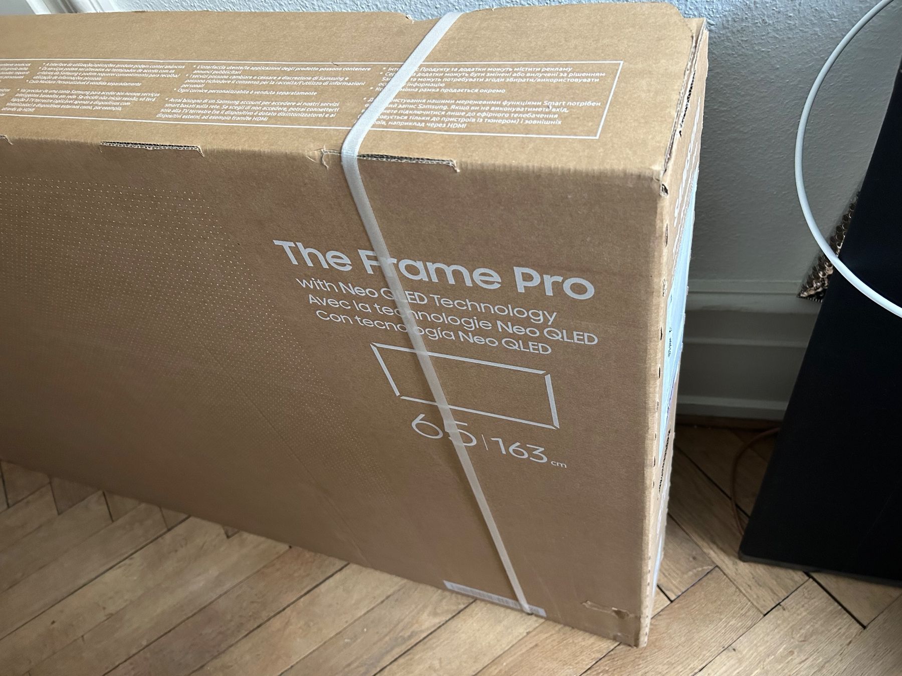 Samsung Fernseher: Neu Samsung The Frame Pro 65" – Neu und originalverpackt aus Basel von mri_lmw6 3
