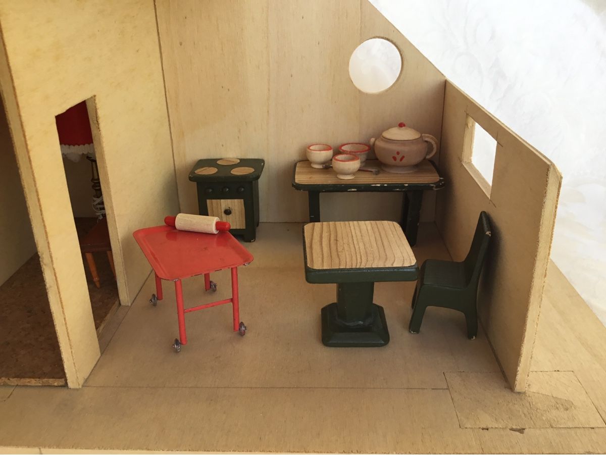 Puppenhäuser & -möbel: Älteres Puppenhaus Projekt – Gebraucht aus St. Gallen von chamilla 3