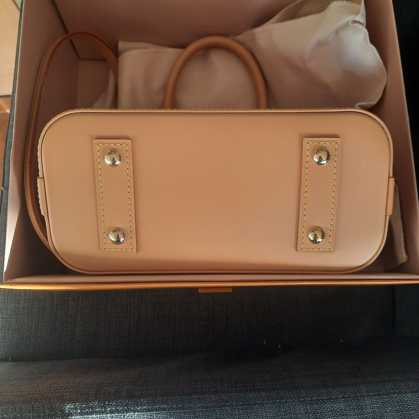 Louis Vuitton Taschen für Damen: Louis Vuitton collection 130 ans monogramme – Neu und originalverpackt aus Yverdon-les-Bains von afu_gl6j 5