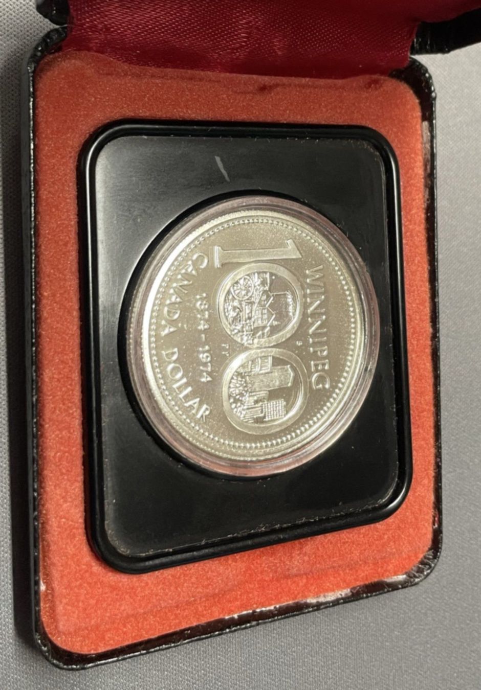 Toutes les monnaies: CANADA / DOLLAR / WINNIPEG 1974 – Neuf avec emballage d'origine à Martigny par Numis-World 7