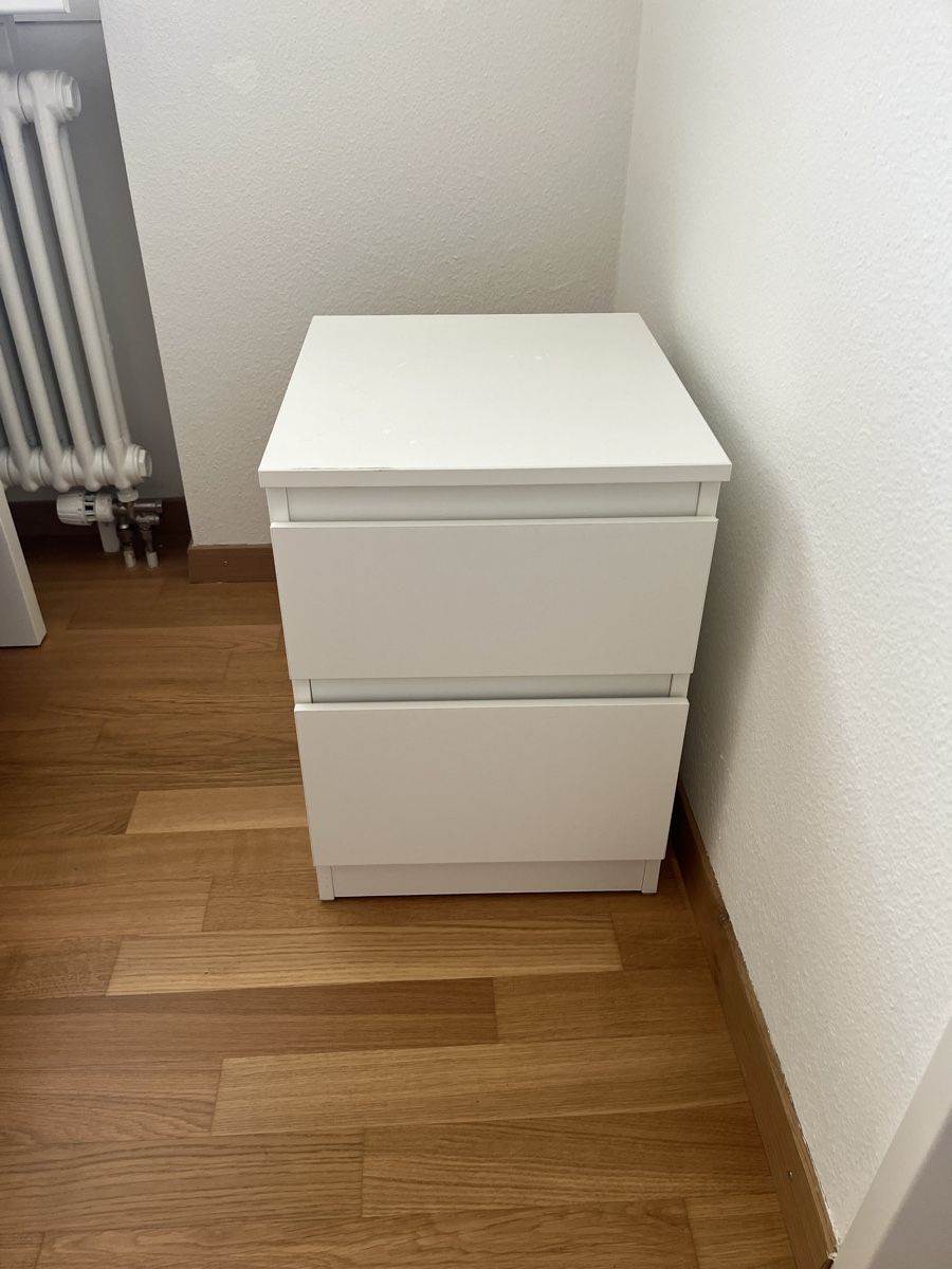 Letti: Bett zu verkaufen mit gratis Nachkommode – Usato da Oftringen venduto da heu_r6m6 3