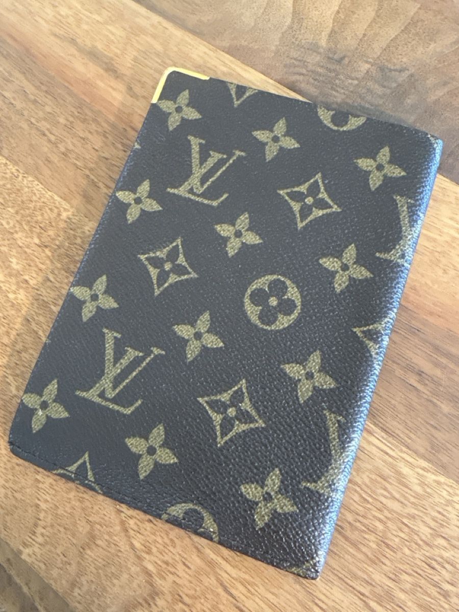 Louis Vuitton Altro in  Abbigliamento & Accessori: Louis Vuitton Reisepasshülle – Usato da Oetwil am See venduto da Aldox108 4