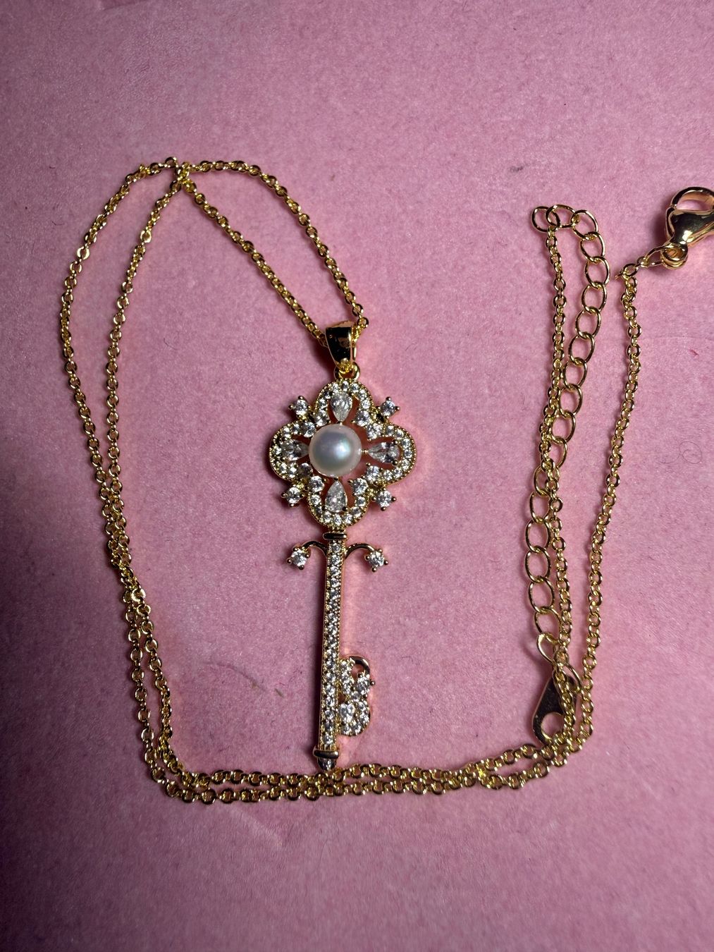 Catenine: Collier Clé Élégance – Nuovo e nell'imballaggio originale da St-Maurice venduto da Sandrinette123 5