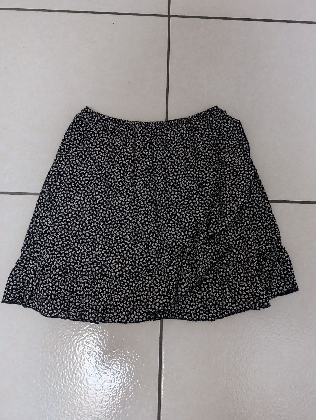 Brandy Melville Jupes: Gonna nera Brandy Melville – D'occasion à S. Pietro par van_2826