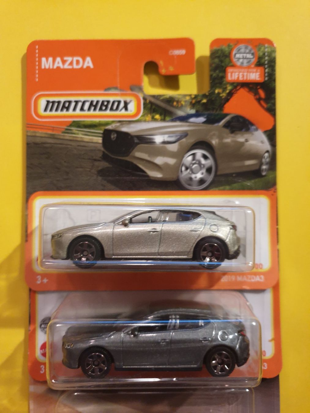 Matchbox Modellini d'auto: 3 x Matchbox 2019 MAZDA 3 – Nuovo e nell'imballaggio originale da Oftringen venduto da Rotor 3