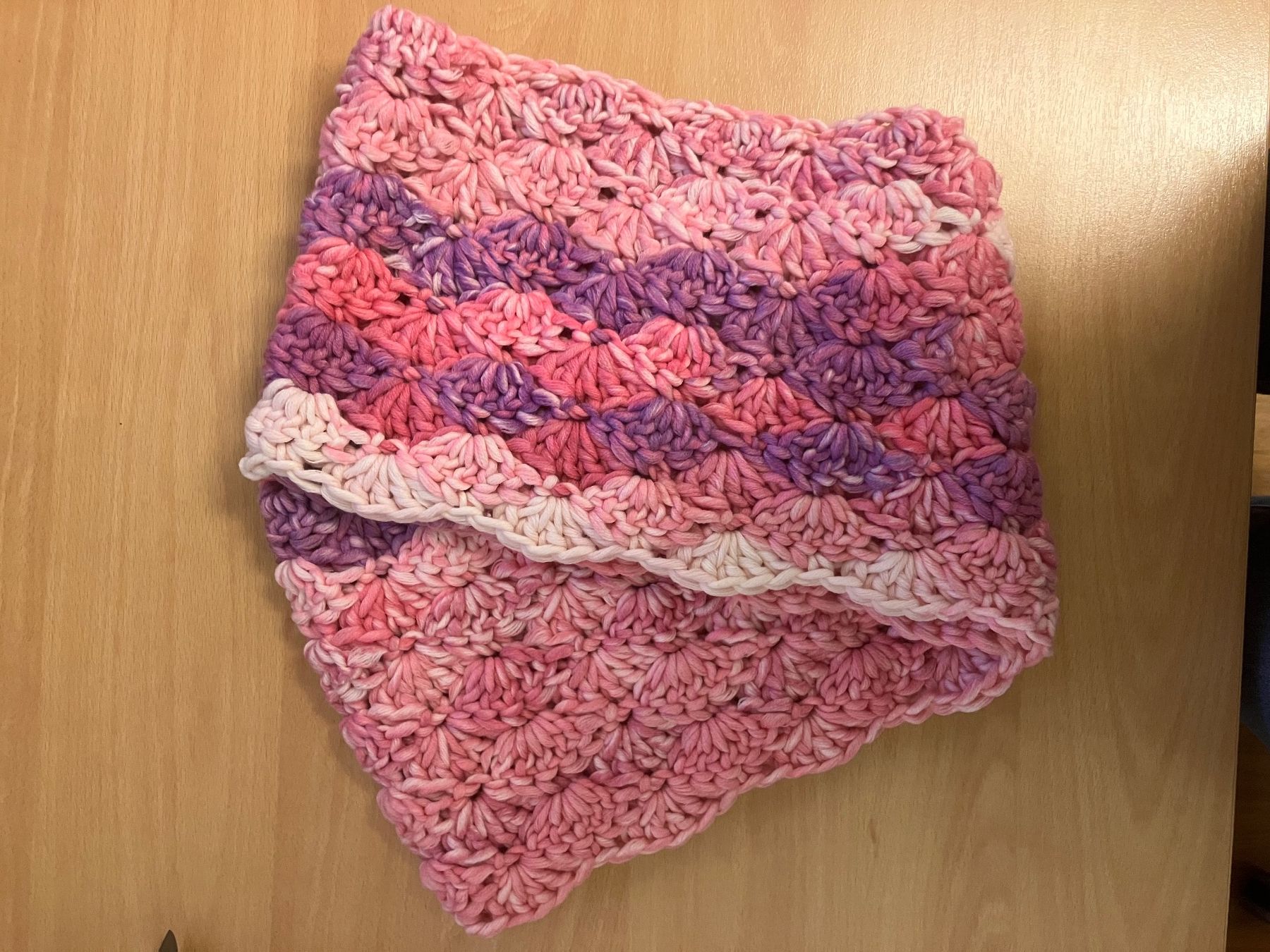 Foulards, Tücher & Schals: Handarbeit: Gehäkelte Mütze und Loop – Neu und originalverpackt aus Allschwil von Loreleyla 1