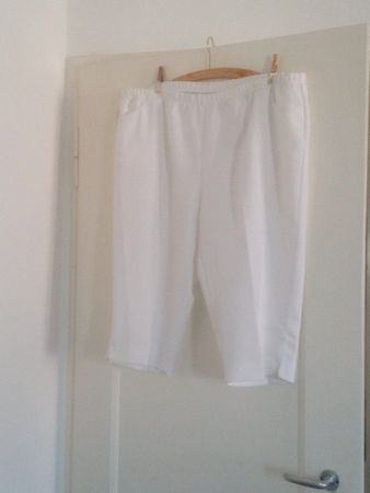 Weisse Bermuda-Shorts Oversize Grösse 62