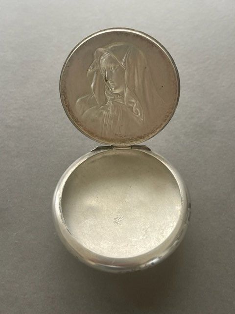 Autres soins & cosmétiques: MUTTERGOTTES PILLENDOSE - NEUSILBER – D'occasion à Honau par sainj 3