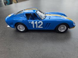 Modellauto Ferrari 250 GTO 1:24 von Bburago