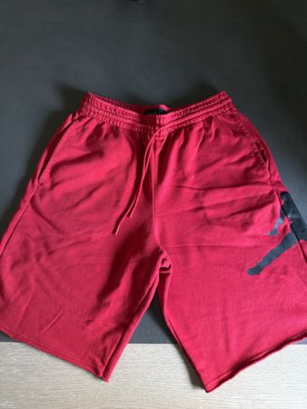 Short Jordan rouge 