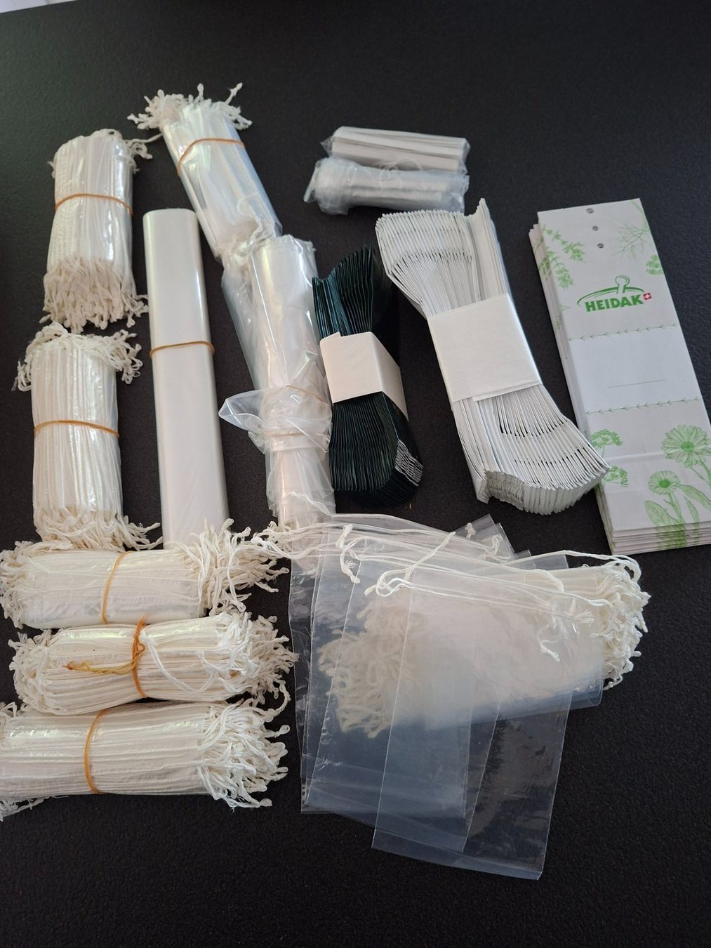 Kit bricolage: Verpackungsmaterial: Neue Tüten, Beutel & Bänder C... – Nuovo (secondo la descrizione) da Bäriswil BE venduto da Rezz 3