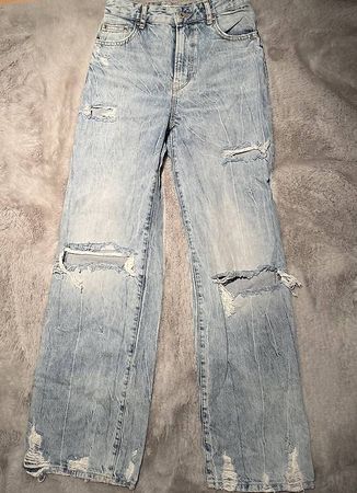 Bershka The 90s Ripped Jeans 36