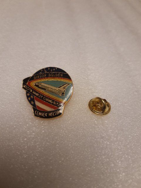 Broches & Aiguilles: Space Shuttle Mission Gibson Bolden - Pins – D'occasion à Pambio Noranco par Pol69 2