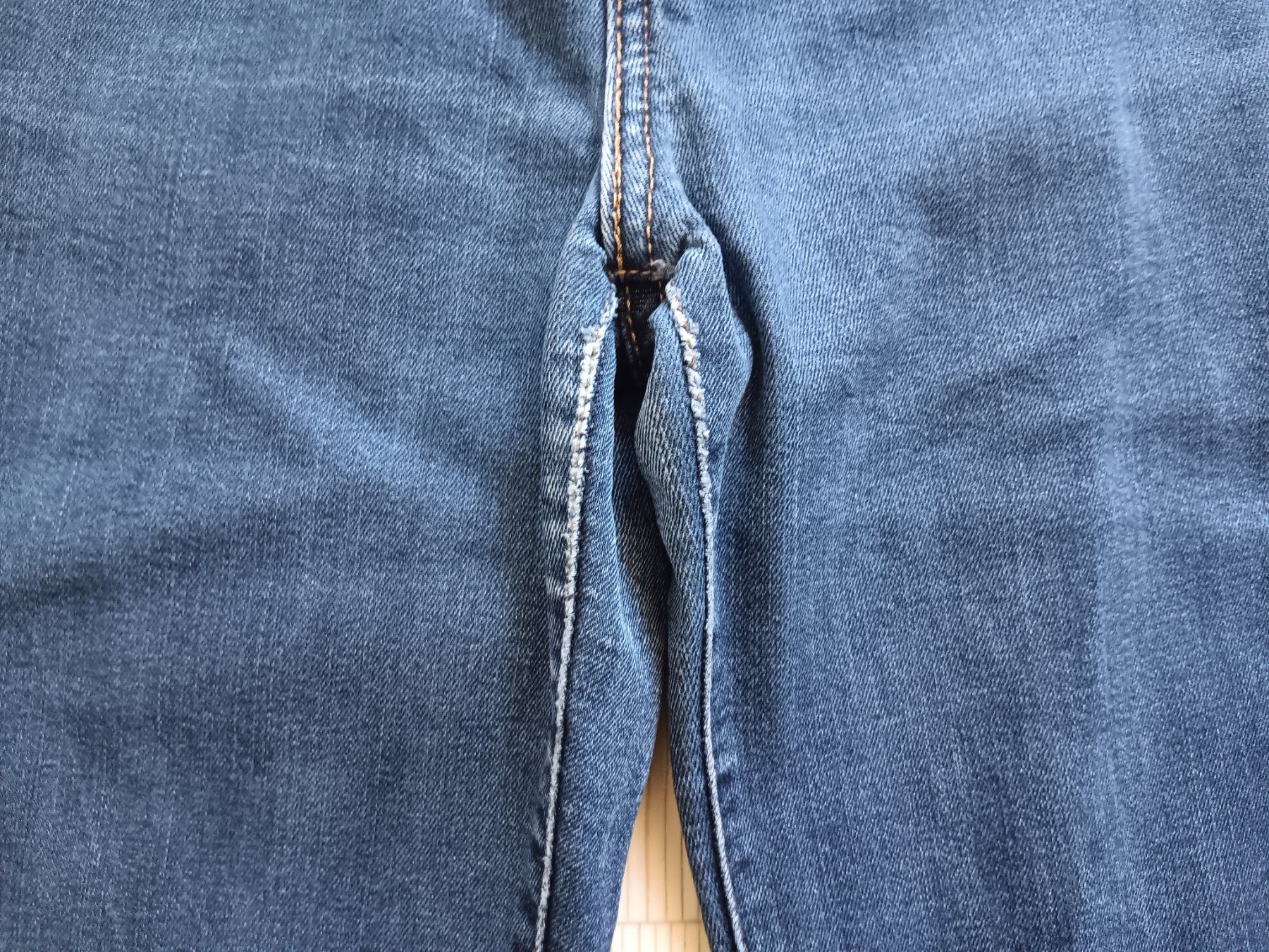 Levi's Jeans: LEVIS 724 Jeans HIGH RISE STRAIGHT taille / Grosse 29 – Gebraucht aus Cossonay-ville von Super-Price-Quality 2