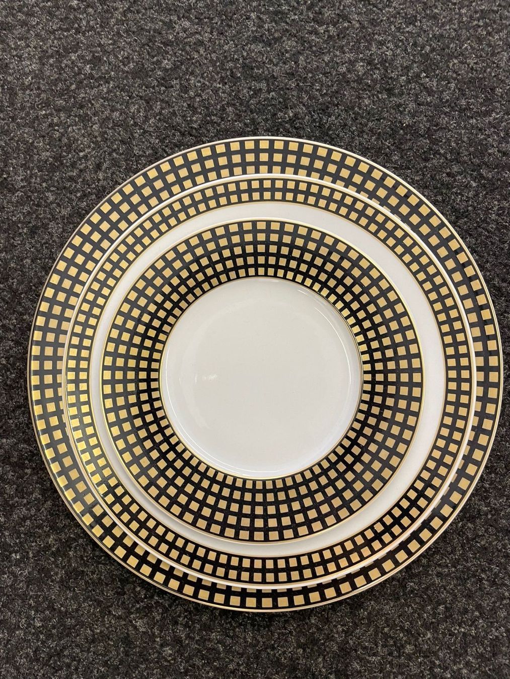 Services de table: Porzellan Geschirrset "Iris" 97-teilig – Neuf avec emballage d'origine à Reinach AG par evimshop 3