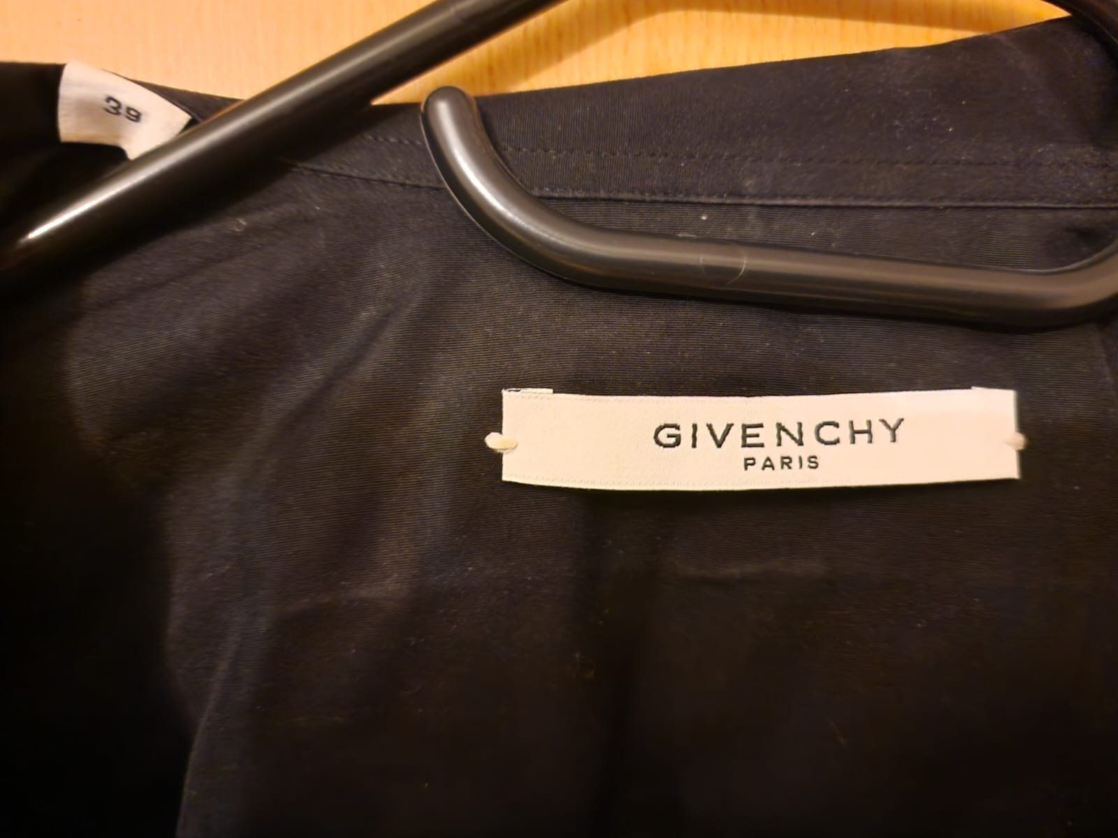Givenchy Camicie: Schwarzes Givenchy Hemd, Grösse 39, – Nuovo (secondo la descrizione) da Grenchen venduto da Lucifero17 1