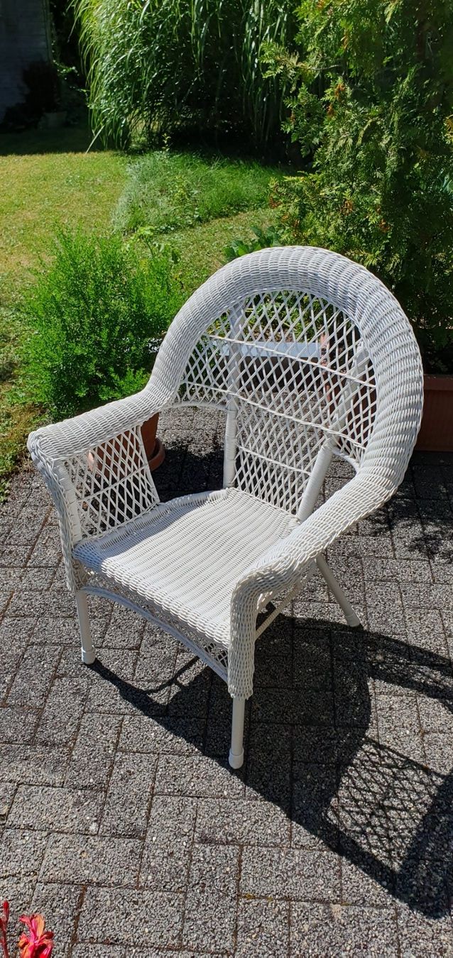 Stühle: Gartenstuhl Korbstuhl weiss – Gebraucht aus Hitzkirch von
