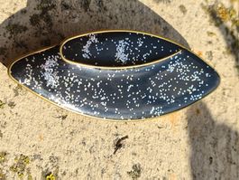Brosche aus Kunstharz Schwarz/Silbertönen, glänzend um 1990