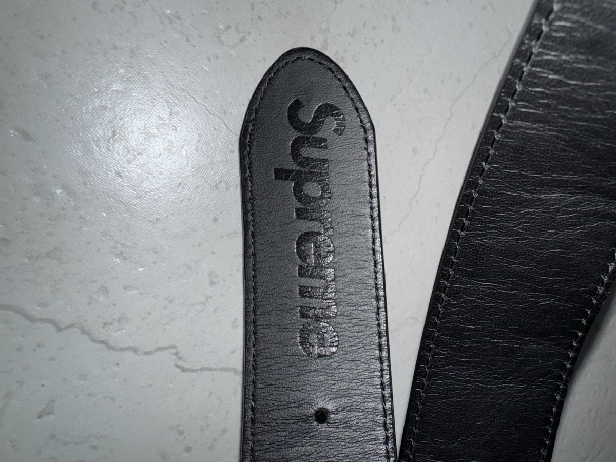Cinture: Supreme Logo Gürtel – Usato da Gossau ZH venduto da Shaolin 1