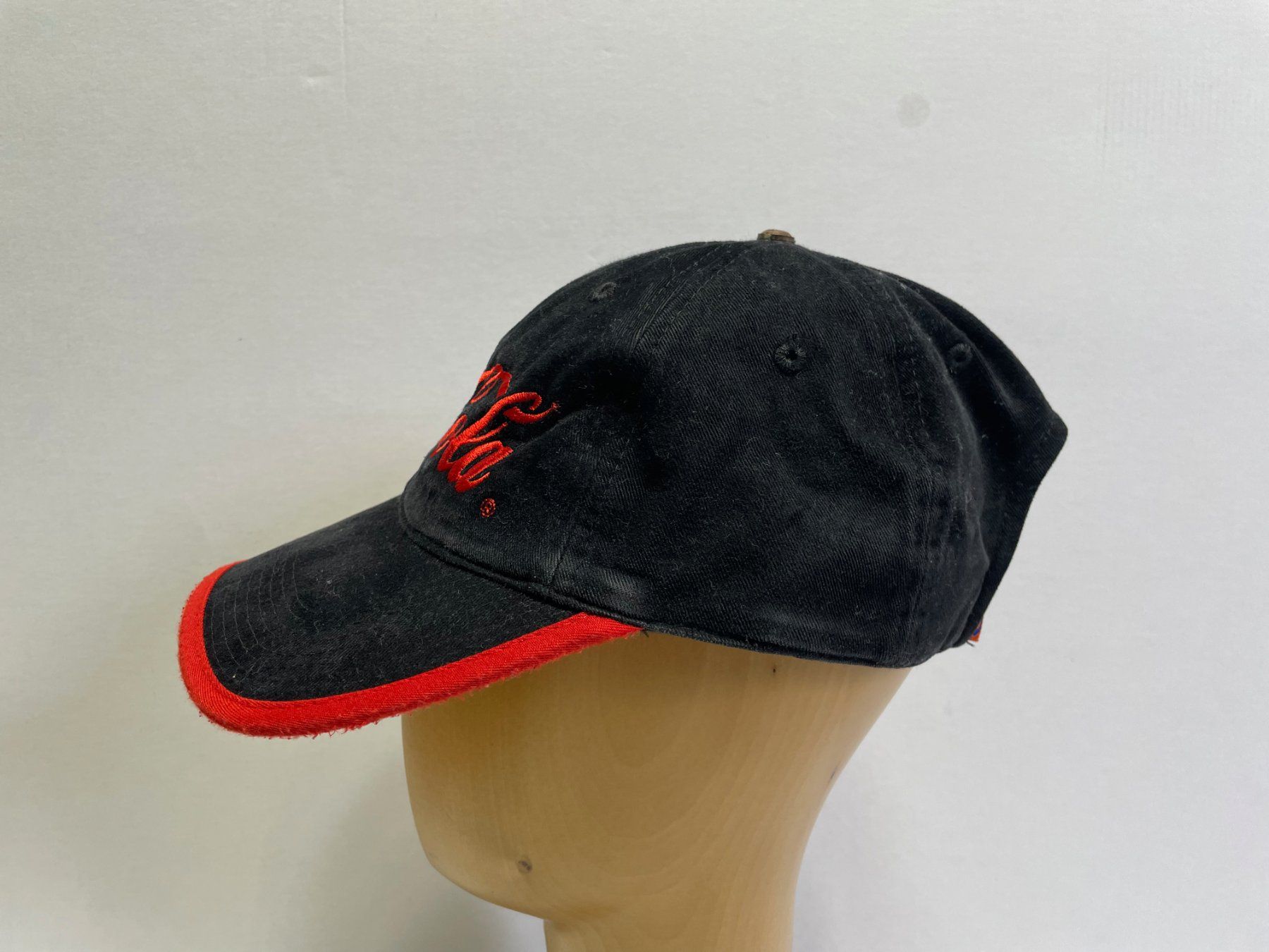 Copricapi, berretti & cappellini: Vintage Y2K Coca Cola Kappe Swiss Made – Usato da Zürich venduto da le_souk 2