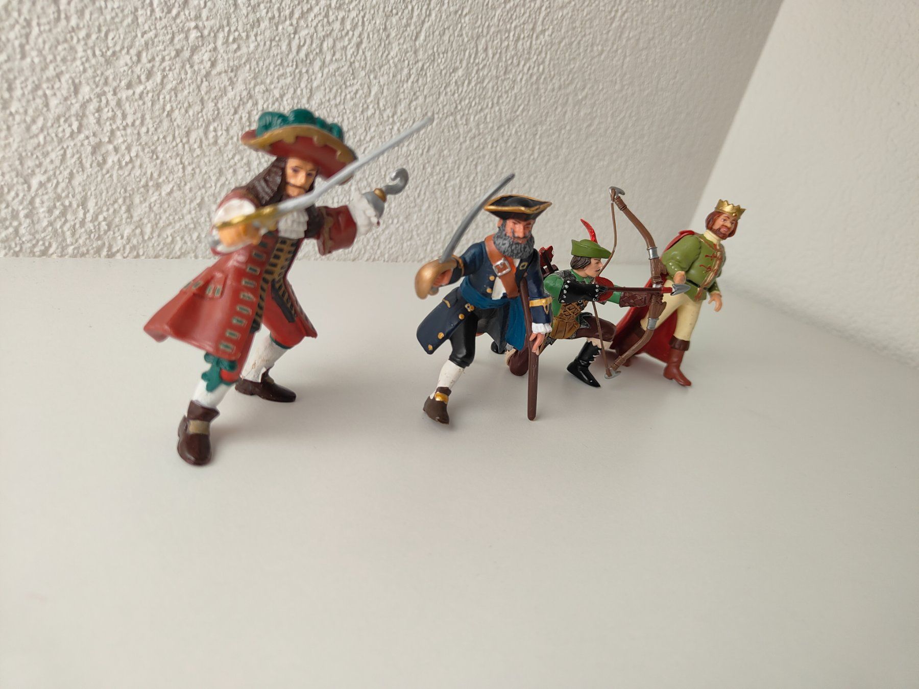 Figuren: Papo Piraten Peter Pan Captain Hook König Set – Gebraucht aus Thalwil von FigurenFreunde 1