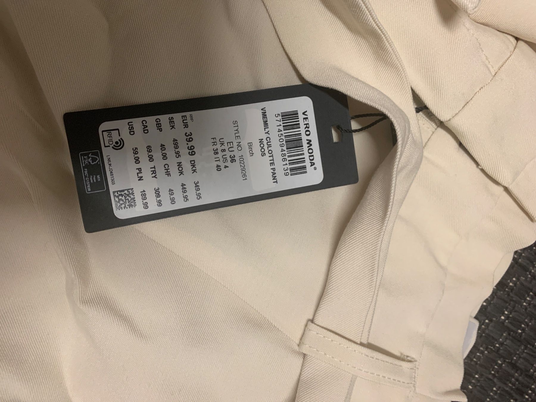 Vero Moda Pantaloni: Vero Moda neue Hose Beige gr36 – Usato da Bad Zurzach venduto da Cuore34 2