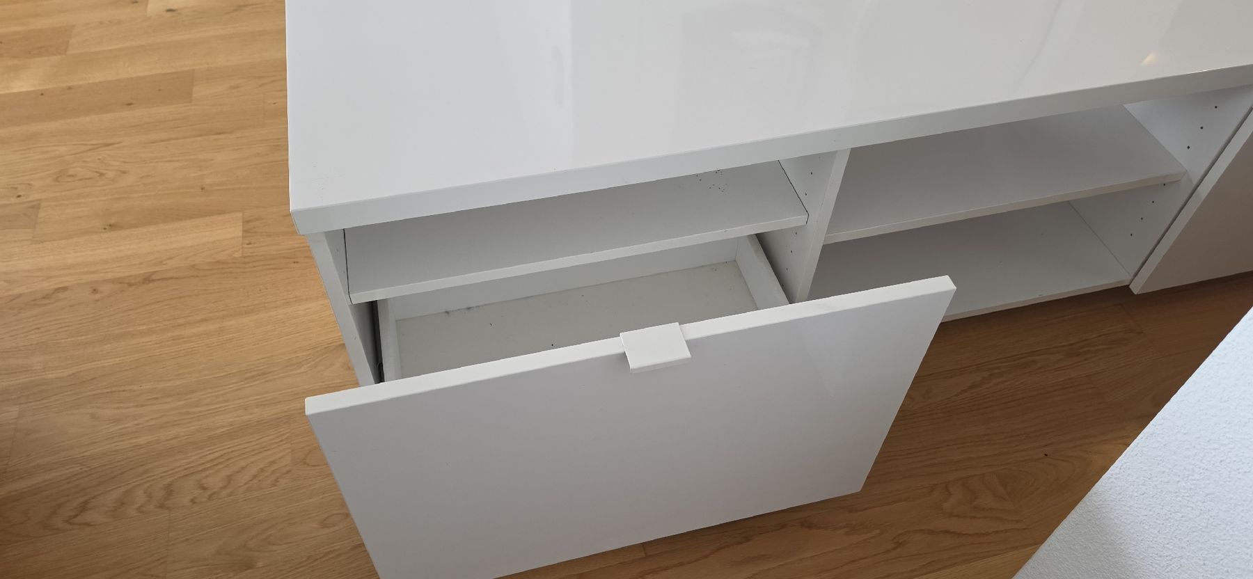 Ikea Mobili TV: White media console with two drawers good condition – Usato da Staufen venduto da swissform 3