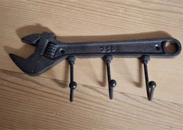 Rollgabelschlüssel als Garderobehaken, Metall, vintage