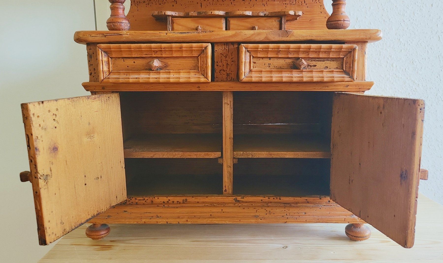 Armadi: Modell-Küchenschrank Biedermeier um 1850 – Usato da Muttenz venduto da Mithrur 2