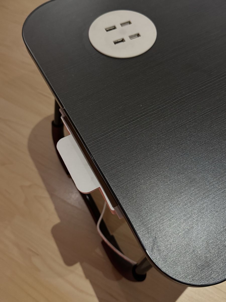 Tische: Betttisch mit USB-Anschüsse, Mini Ventilator und Lampe – Neu (gemäss Beschreibung) aus Tuggen von jess_gls06 5