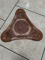Vintage Leder Sitzbezug Tripod-Hocker – handgeprägt, Azteken