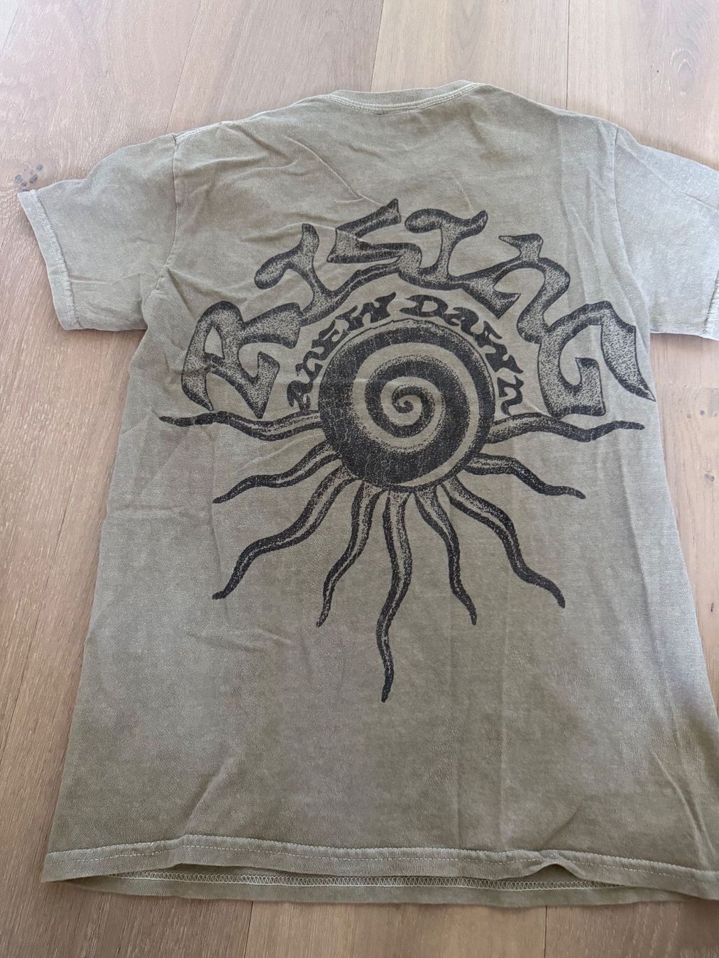 Urban Outfitters T-shirt: Urban Outfitters T-Shirt – Usato da Niederdorf venduto da Grimpe0508 1