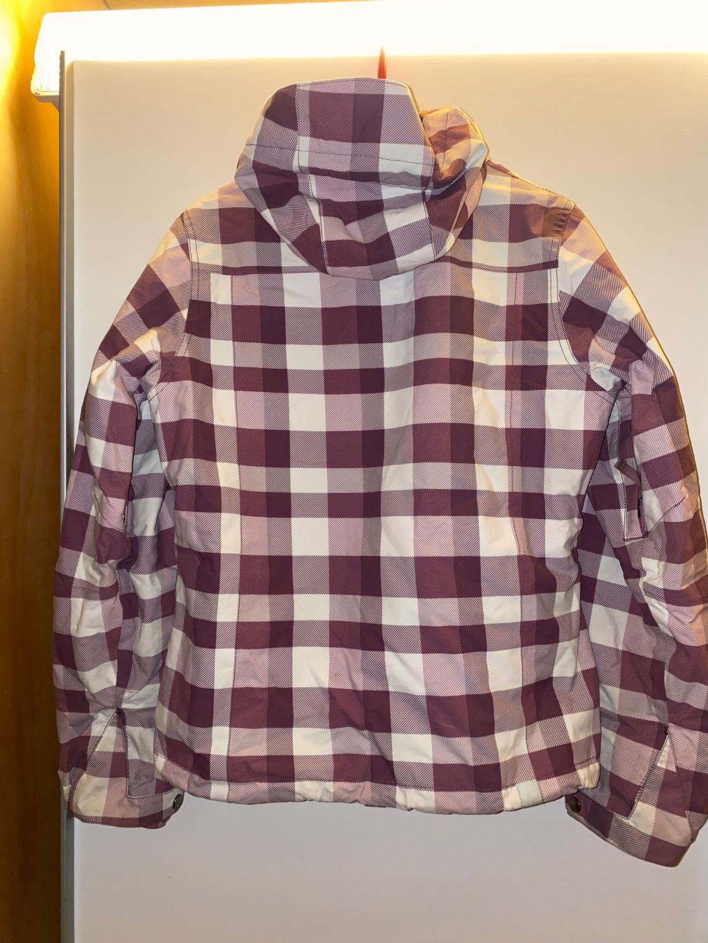 Burton Jacken: Winterjacke Burton M – Gebraucht aus Luzern von and_8ycc 1
