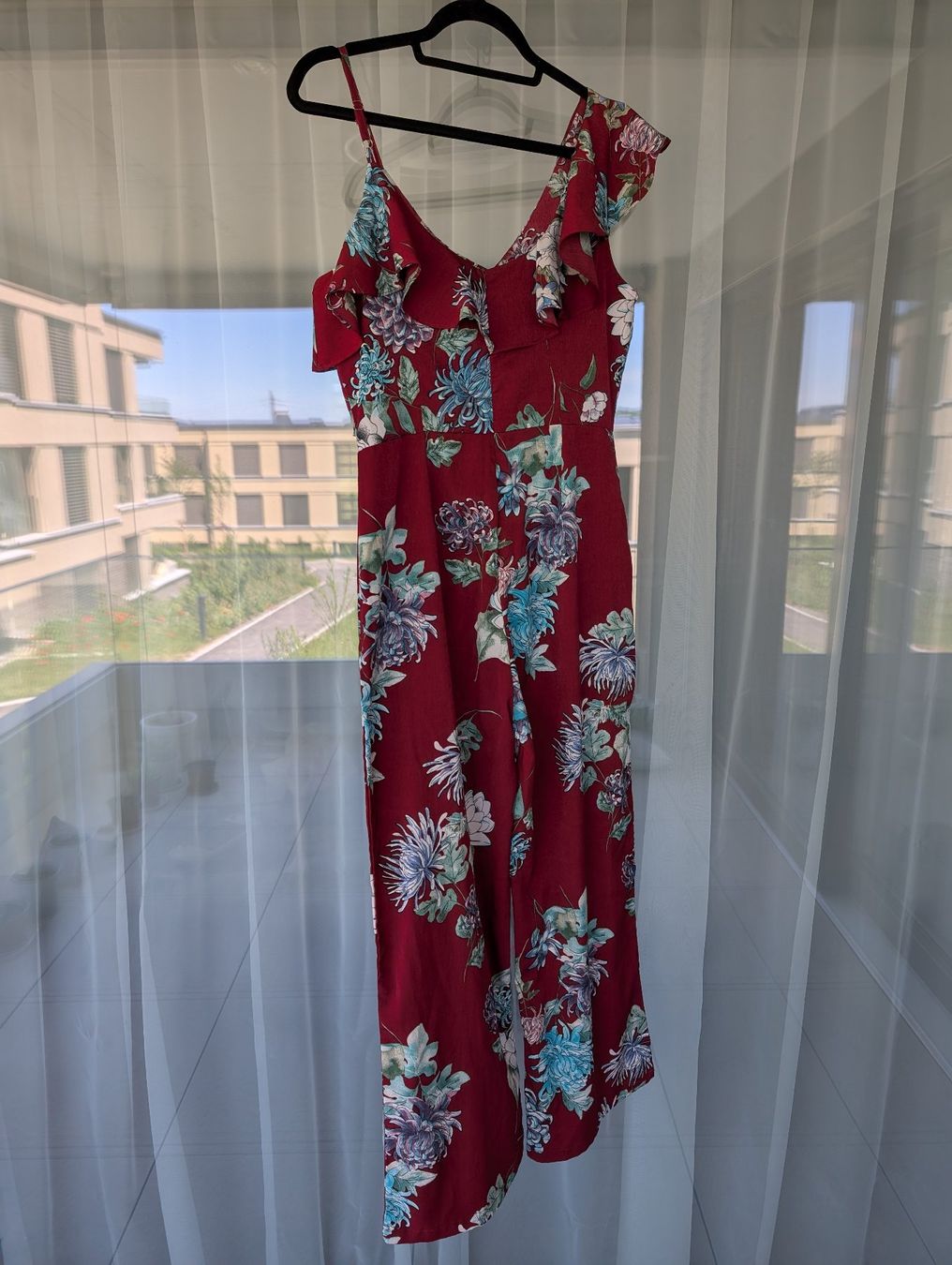 Tute: Sommerlicher Jumpsuit mit Blumenmuster, Grösse L – Usato da Birmensdorf ZH venduto da Nebuliane 2