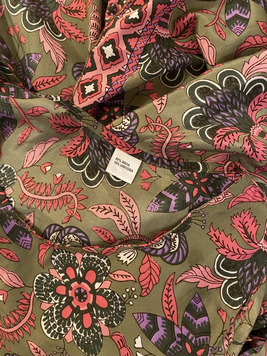 Kleider: Seidenkleid mit Blumenmuster, Grösse M – Gebraucht aus luzern von nas_5hx9 2