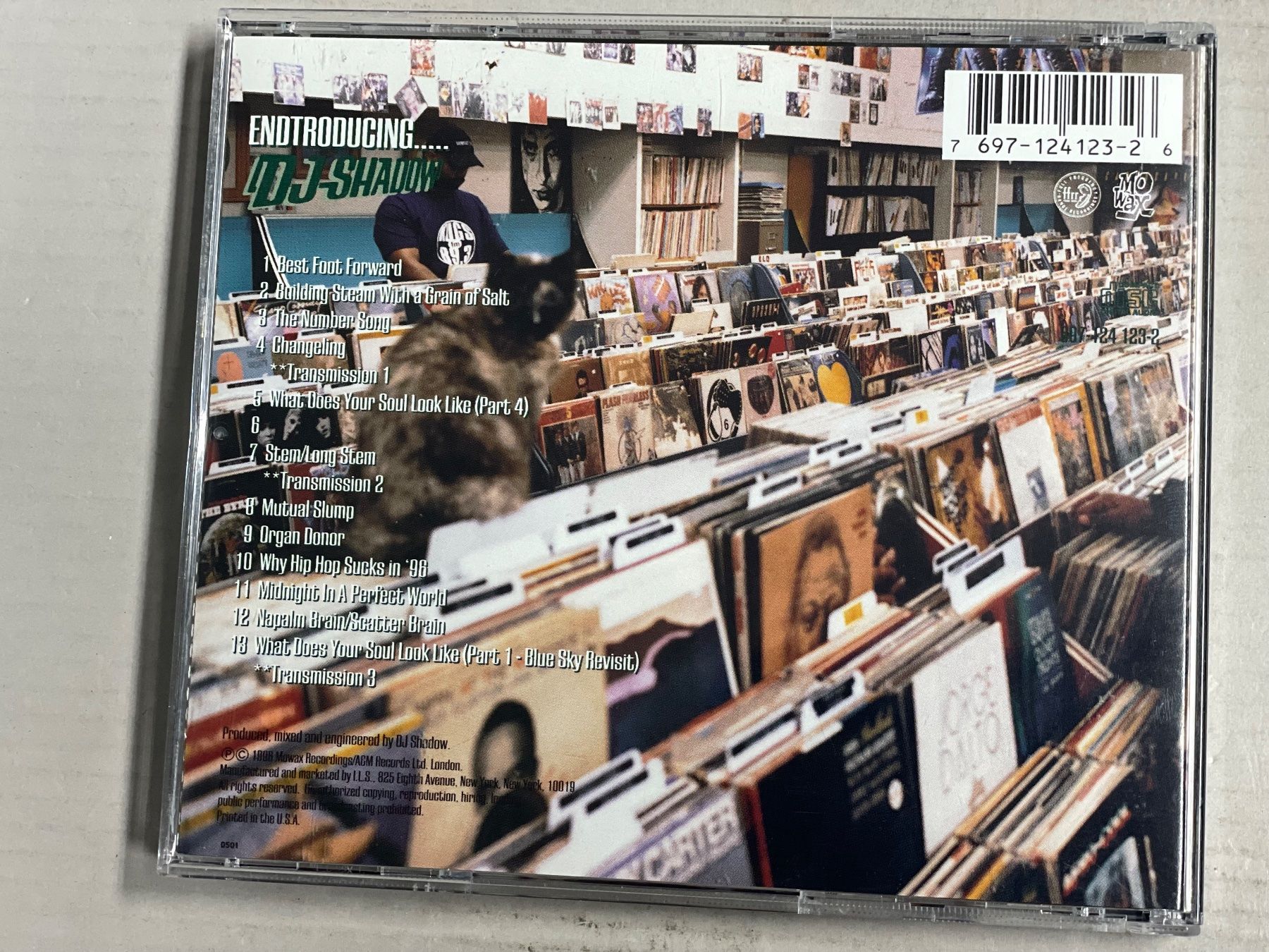 CD: DJ Shadow (Made in USA) – Usato da Muri b. Bern venduto da AdidasCollector 2