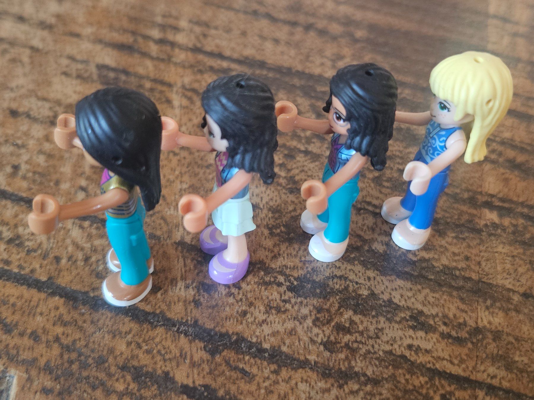 Lego Baukästen: lego friends lot de 4 figurines – Gebraucht aus Confignon von Ecrofigs 2