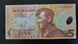 New Zealand Dollar 5 NZD zirkuliert