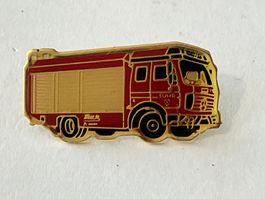 1 Pin Feuerwehrauto Suhr