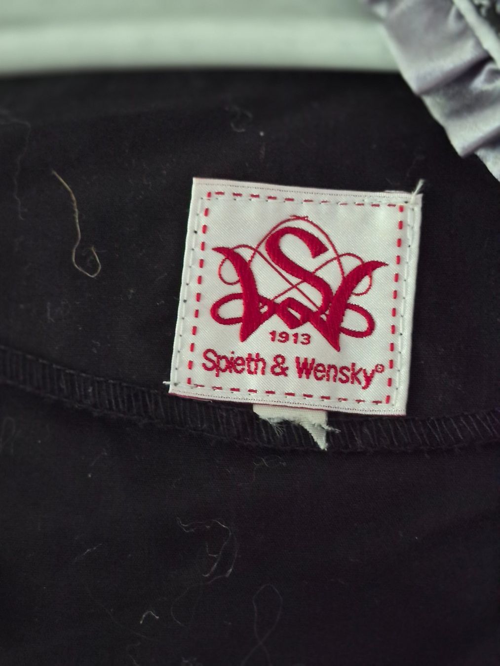 Costumi: Dirndl Grösse 52 – Usato da Emmenbrücke venduto da Bruhae 1