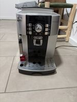 Machine à café DeLonghi Magnifica S argent bon état