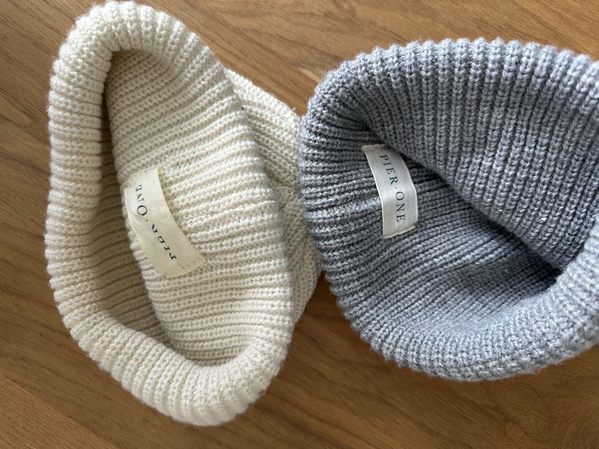 Copricapi, berretti & cappellini: 2 Strickmützen von Pier One – Nuovo (secondo la descrizione) da Luzern venduto da vera_xo 1