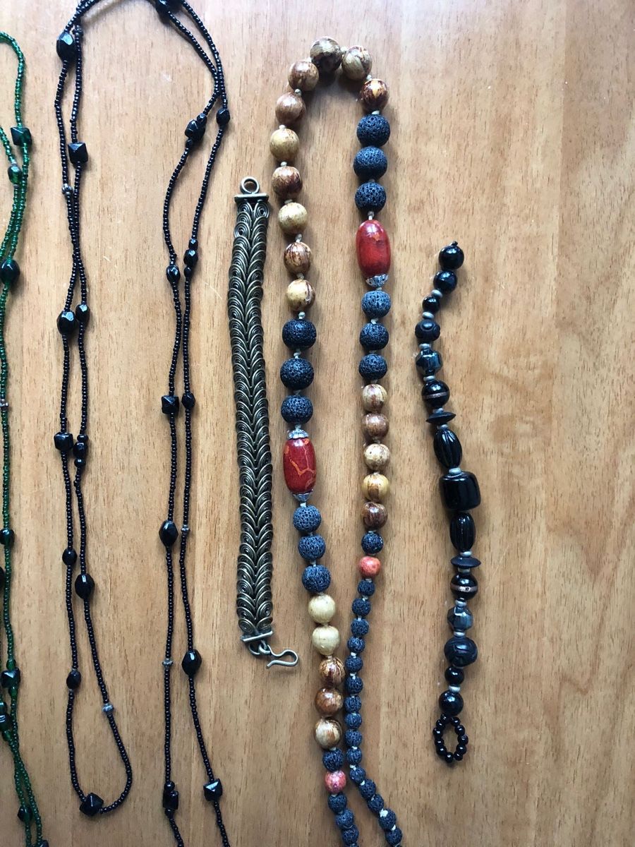 Altri gioielli: Bracelets and necklaces from various countries – Usato da Meilen venduto da val_tsv8 2