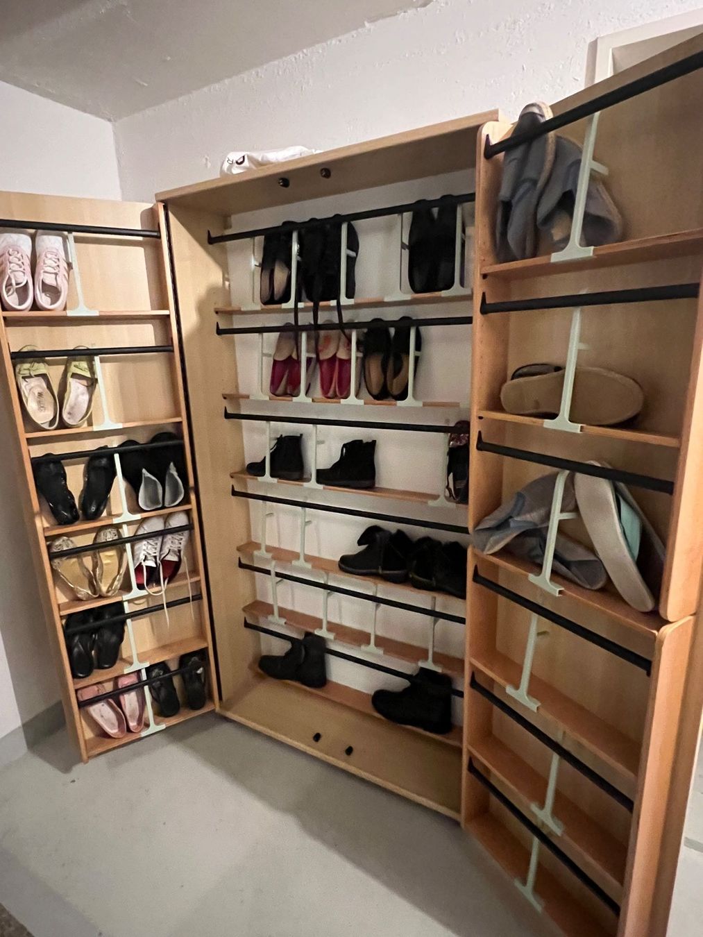 Armoires: Schuhschrank – D'occasion à Thalwil par andrebrem 1